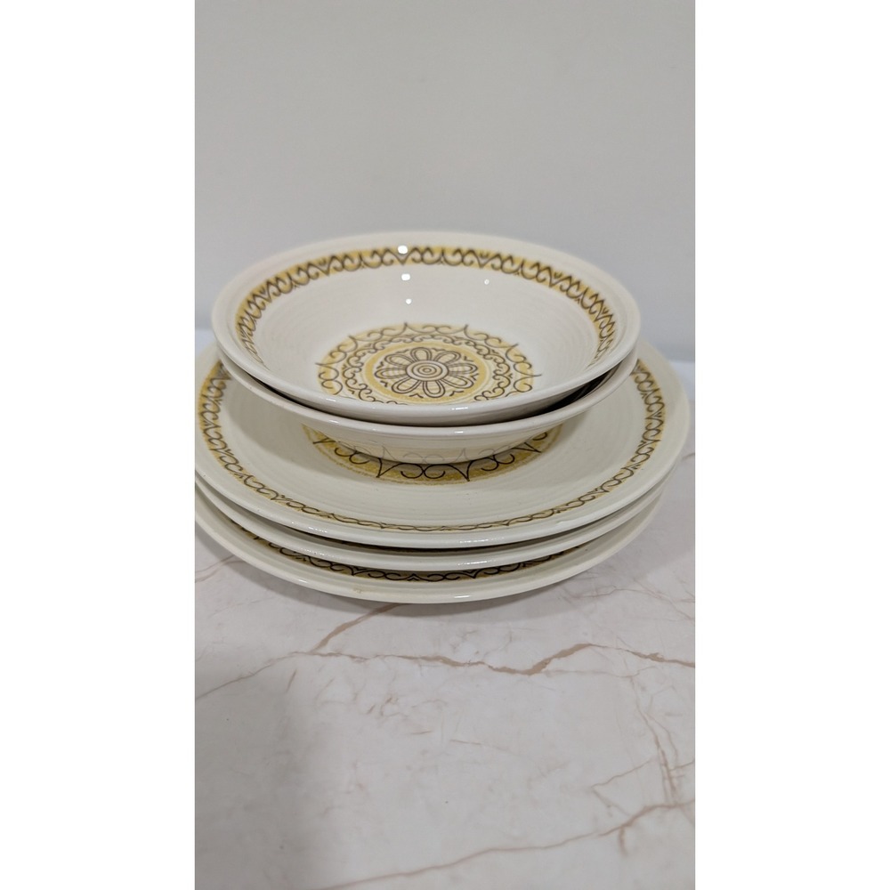 Vintage Mt Clemens Pottery Sierra Ironstone 5pc Set Plates Bowls MCM Yellow
